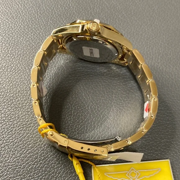 Invicta Men's Watch
- 38mm, Gold (47673) - Picture 4 of 6